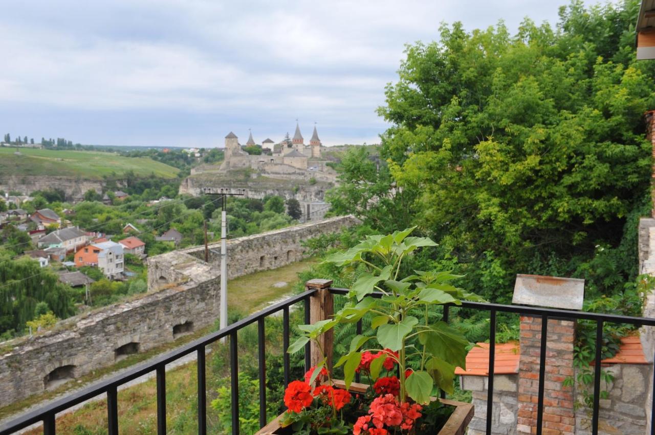 Будинок З Видом На Стару Фортецю Kamianets-Podilskyi Exterior foto